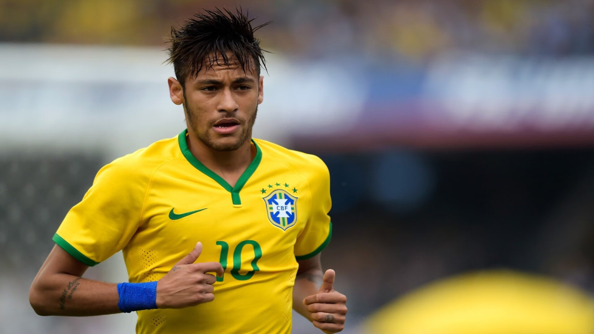 “马科斯·梅特罗的全能技巧,助力美洲狮队在世界赛场中崭露头角”